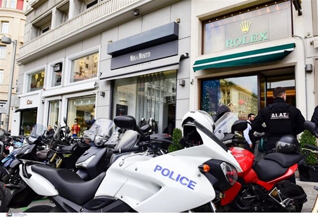 Κλοπή  ''μαμούθ'' στο κέντρο της Αθήνα - Άρπαξαν 18 ρολόγια Rolex